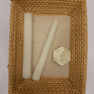 Lahtisen mehiläisvahakynttilälevy, luonnonvalkoinen