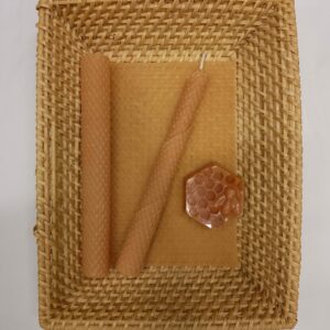 Lahtisen mehiläisvahakynttilälevy, meripihka